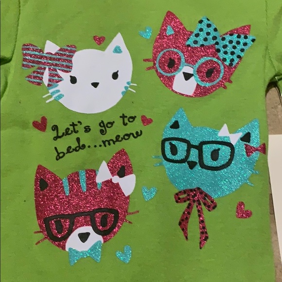 🔴Girls sleep set size 2t - Picture 3 of 4